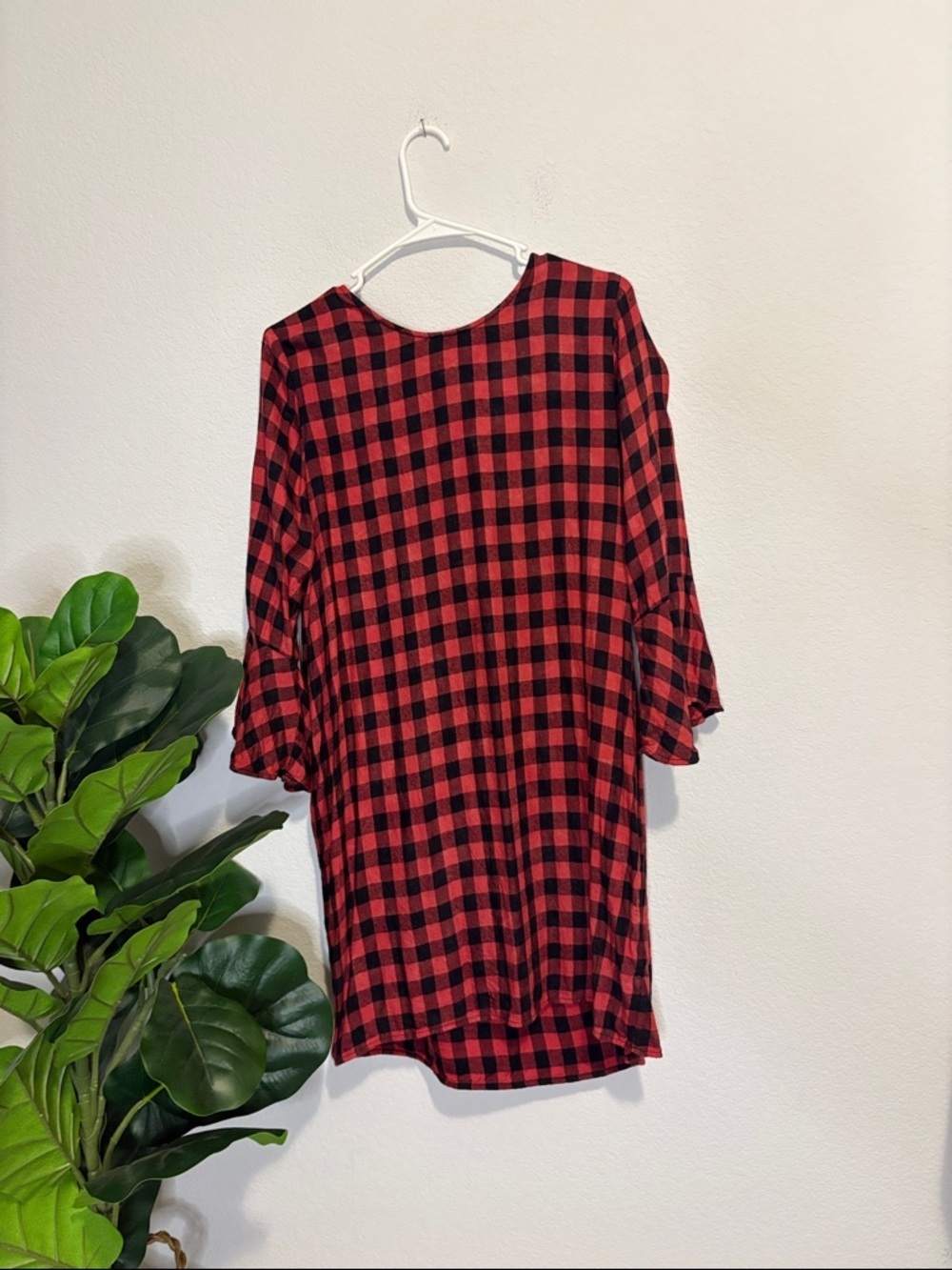 cloth & stone pinkish Red and Black Plaid size small long flutter sleeves